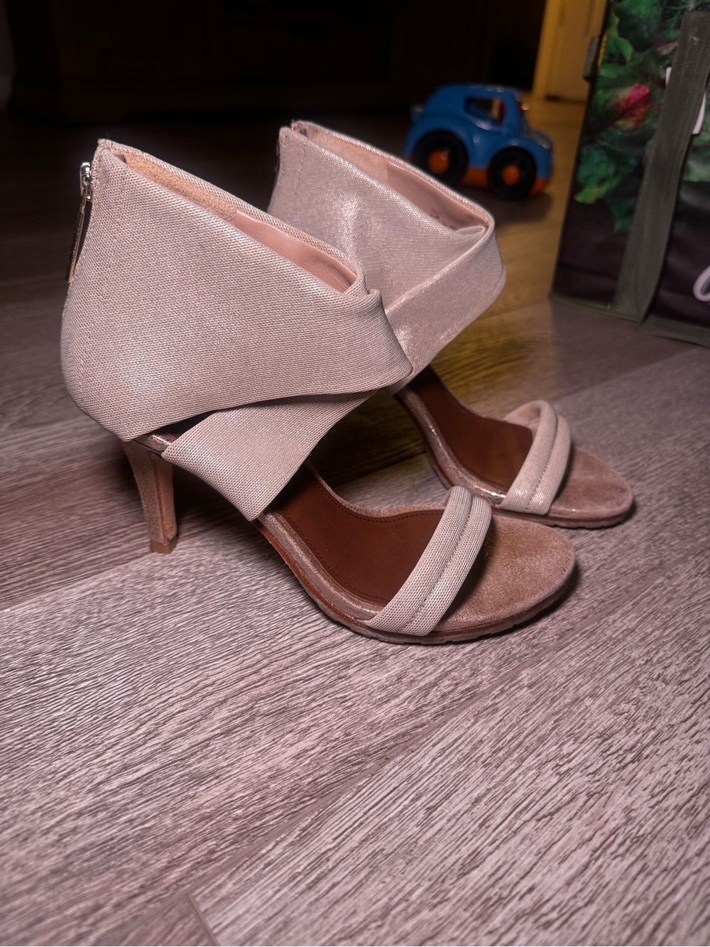 Donald Pilner Gold Iridescent Stiletto Sandals Size 5 1/2